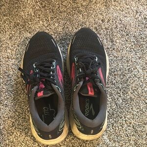 Brooks Women's Black and Pink Running Shoes